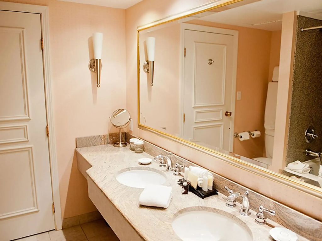 Hotel Grand Pacific