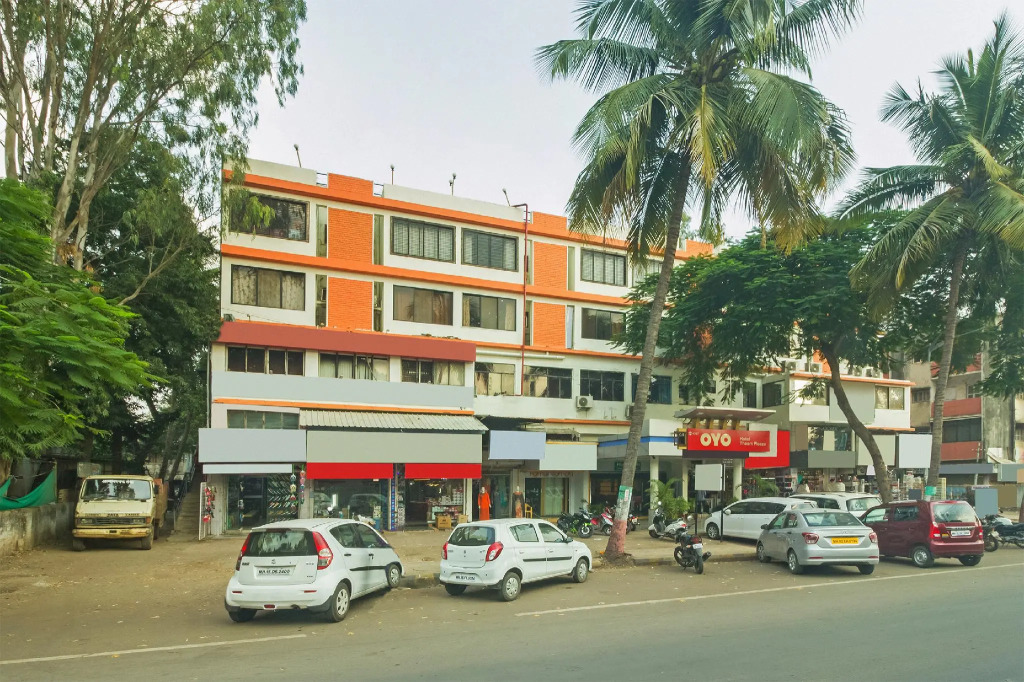OYO Flagship 4387 Hotel Theem Plaaza