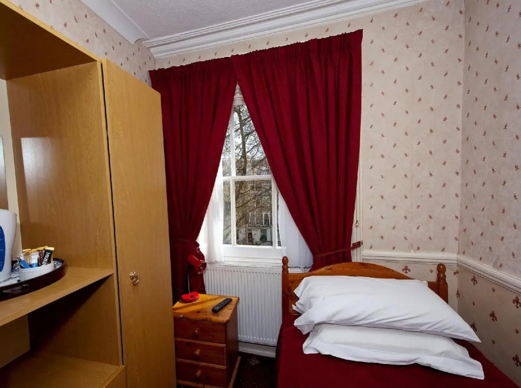 Balmoral House Hotel