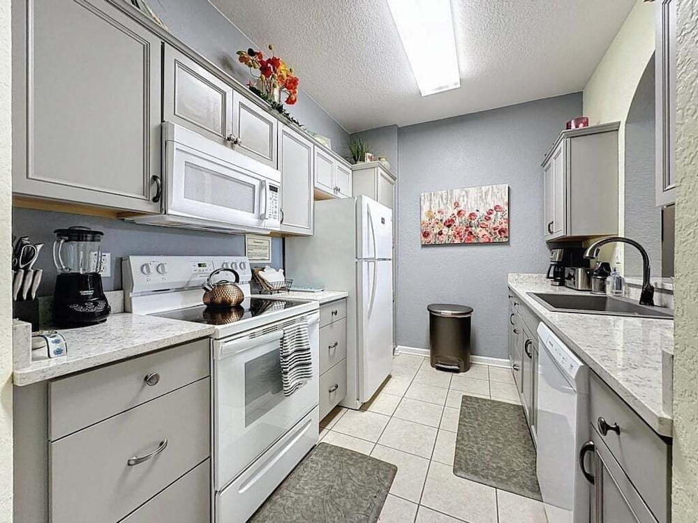 Create Magic Moments Steps Away From Waterpark 3 Bedroom Condo