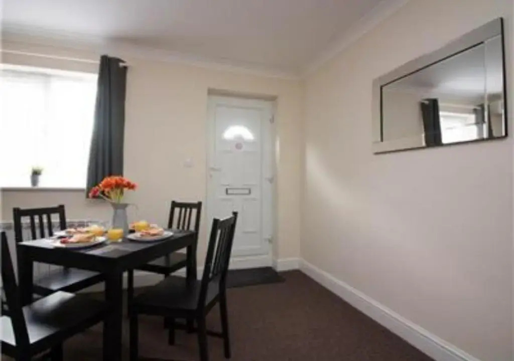 Stayzo Penthouse Accommodation 2- Premier Lodge