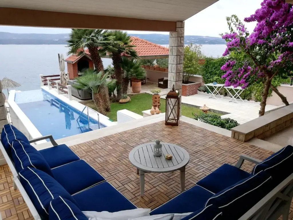 Villa Purple Rain