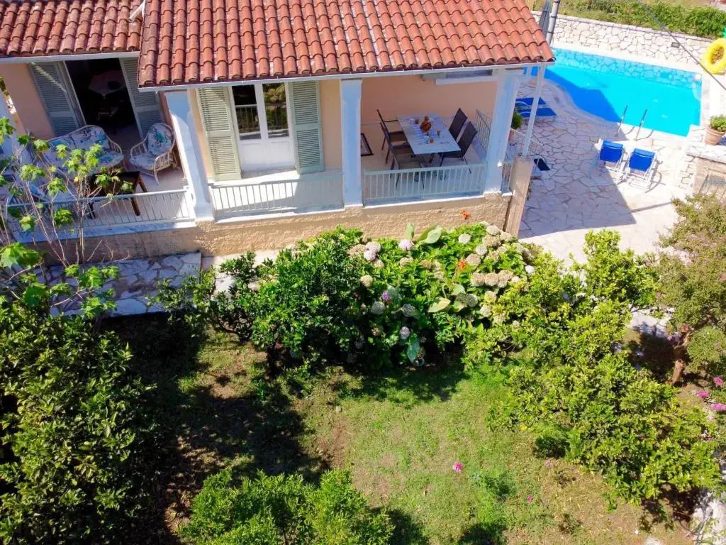Villa Olga Kassiopi with private pool by DadoVillas
