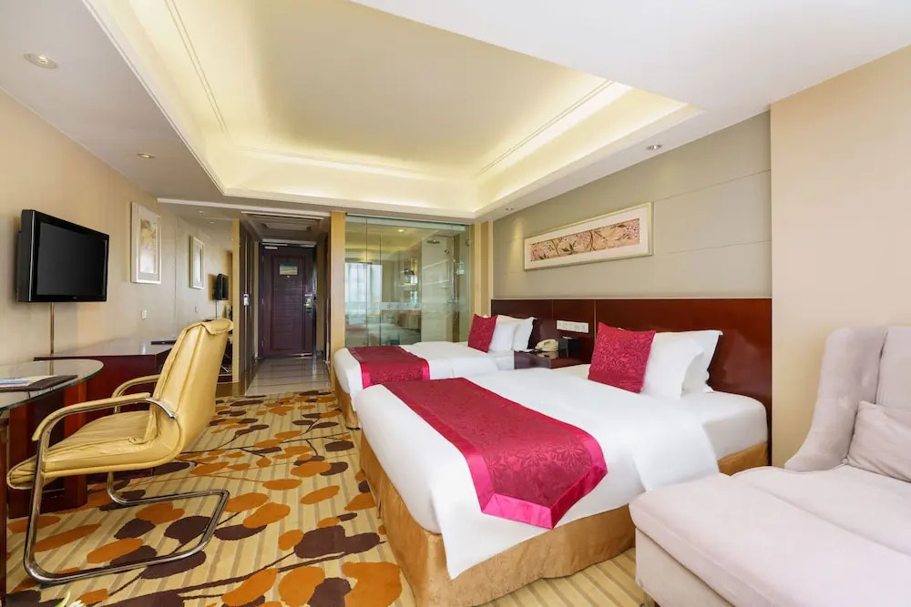 Oasis Grand Hotel