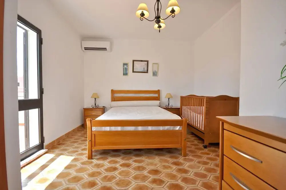 Spacious 4 Bedroom Villa Located in its own Grounds, With Private Pool and Bbq