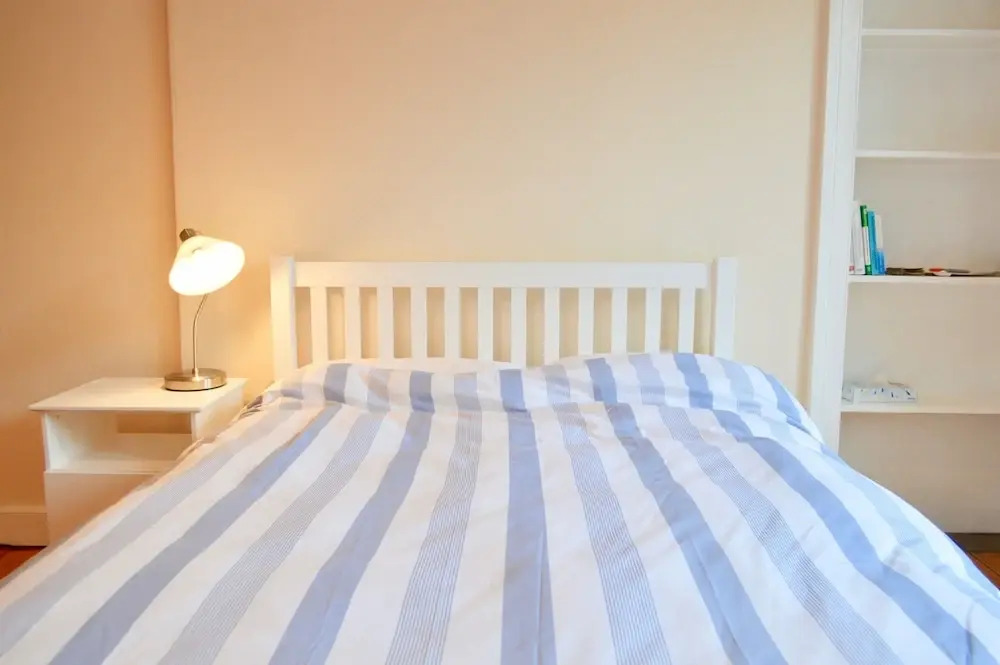 1 Bedroom Flat With Box Room In Edinburgh