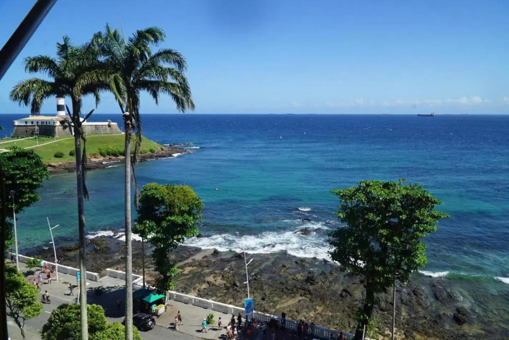 One-bedroom Apartment with Sea view and View to Farol da Barra Praiaville