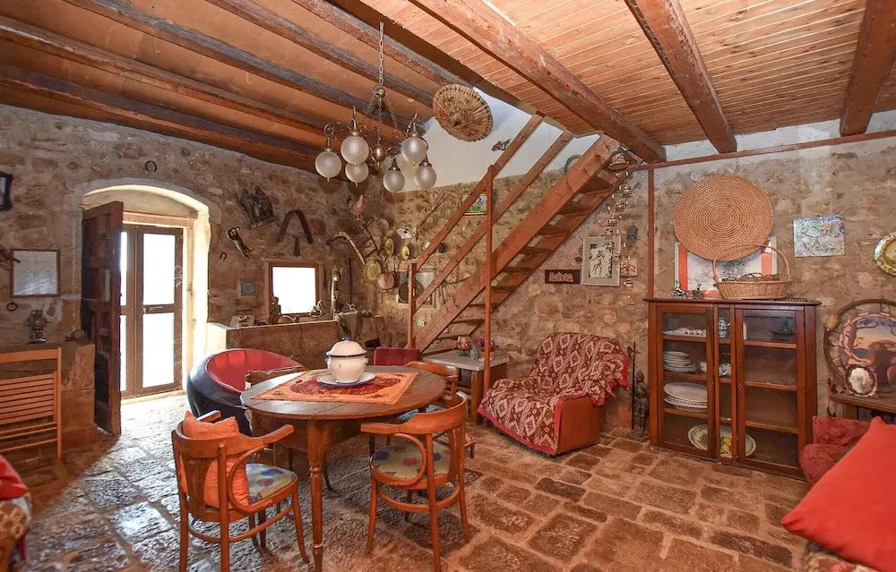 Awesome Home in Ragusa With 3 Bedrooms and Wifi