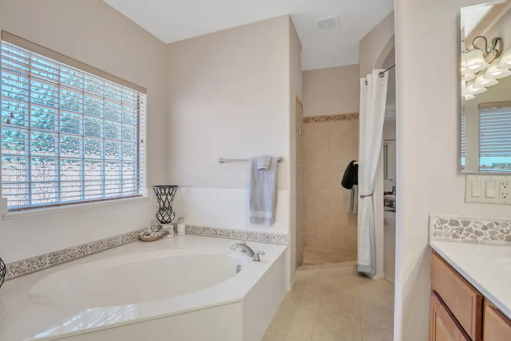 Luxury Home Near Golf Course, Airport, Embry Riddle-Hole in One!