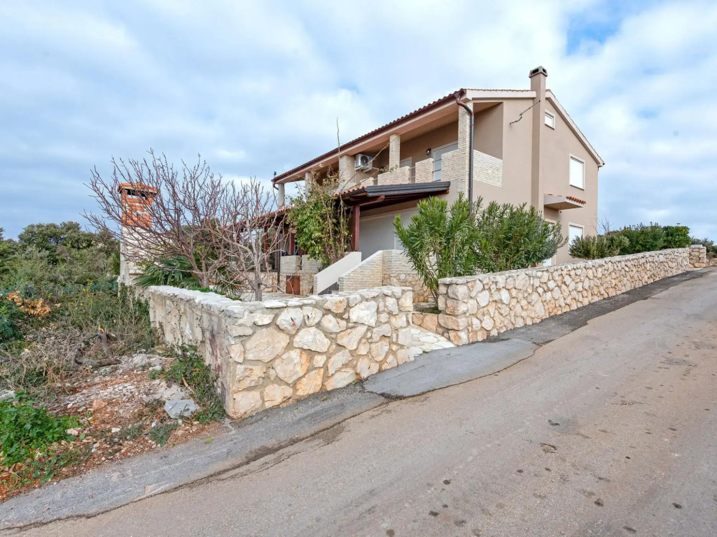 Holiday Home Mandre near Stunning Beaches
