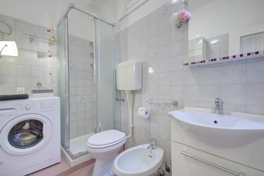 RIALTO MARKET NEW 5pax 3bed 2bath Wifi PowerAircnd