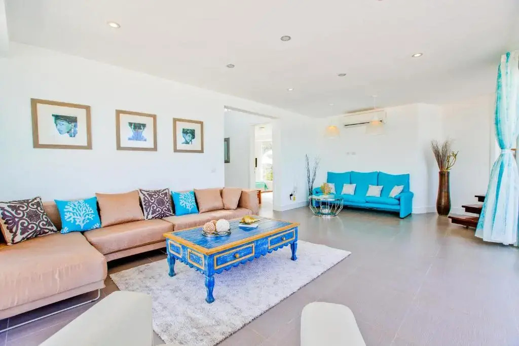 Incredible 4BR Beachfront Penthouse with Ocean View