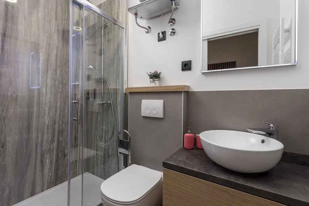 Deluxe Apartments & Rooms "In the Center"