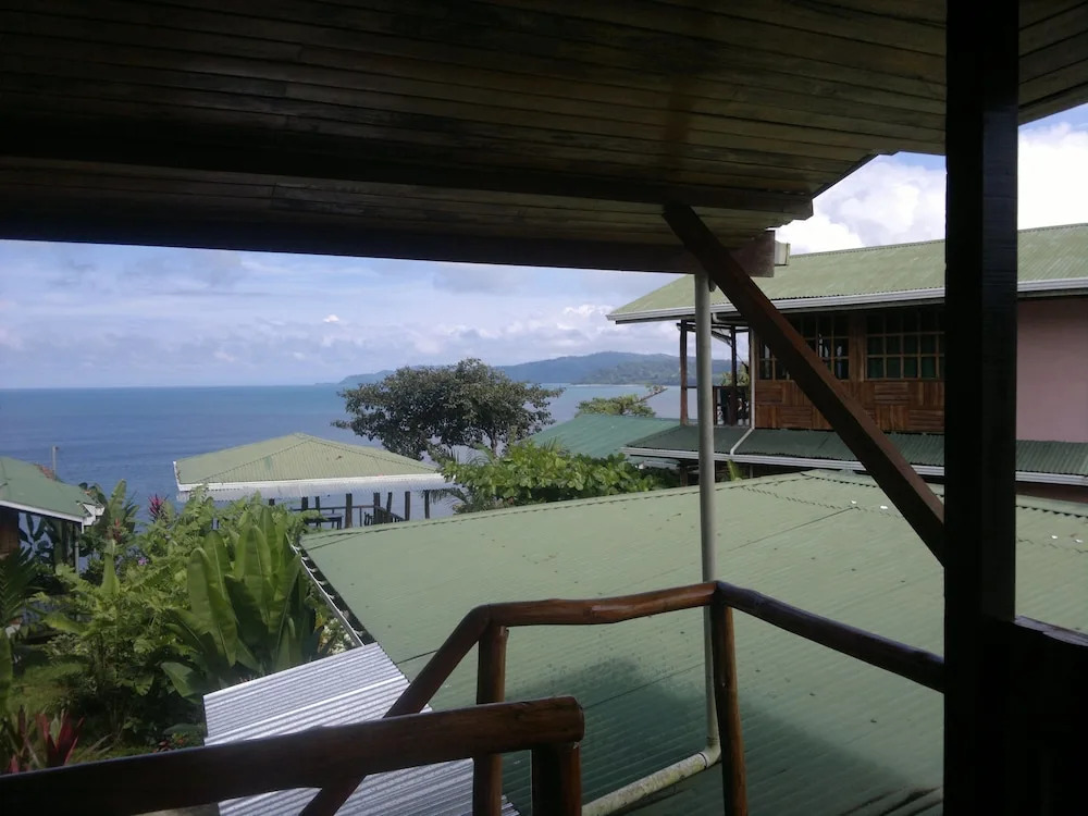 Las Cotingas Lodge