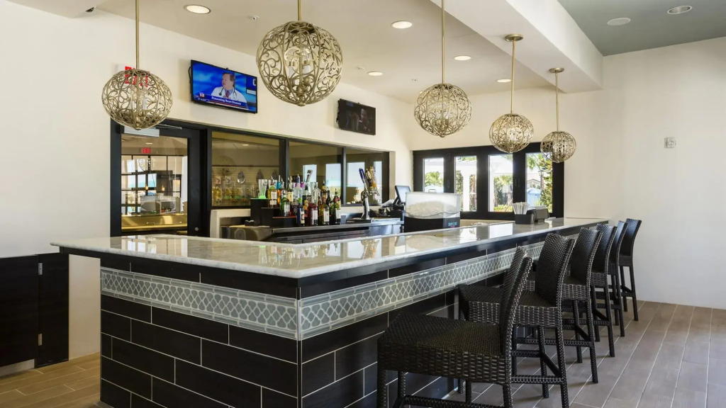 Modern 8BR Home With Pool SPA Game Room Theme Room