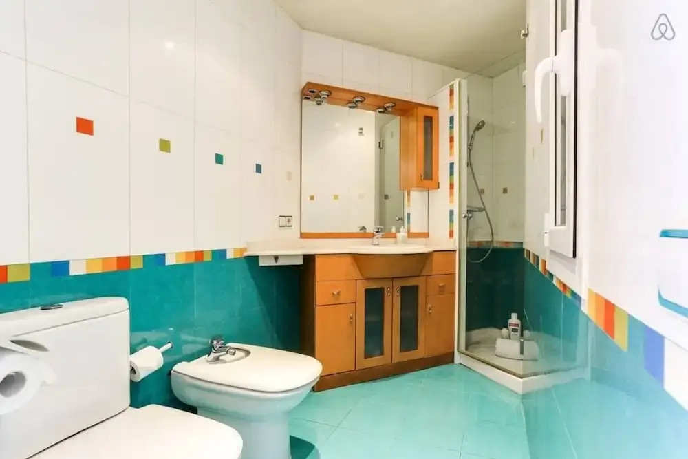 Luminous 2 Bedroom Next to Sagrada Familia