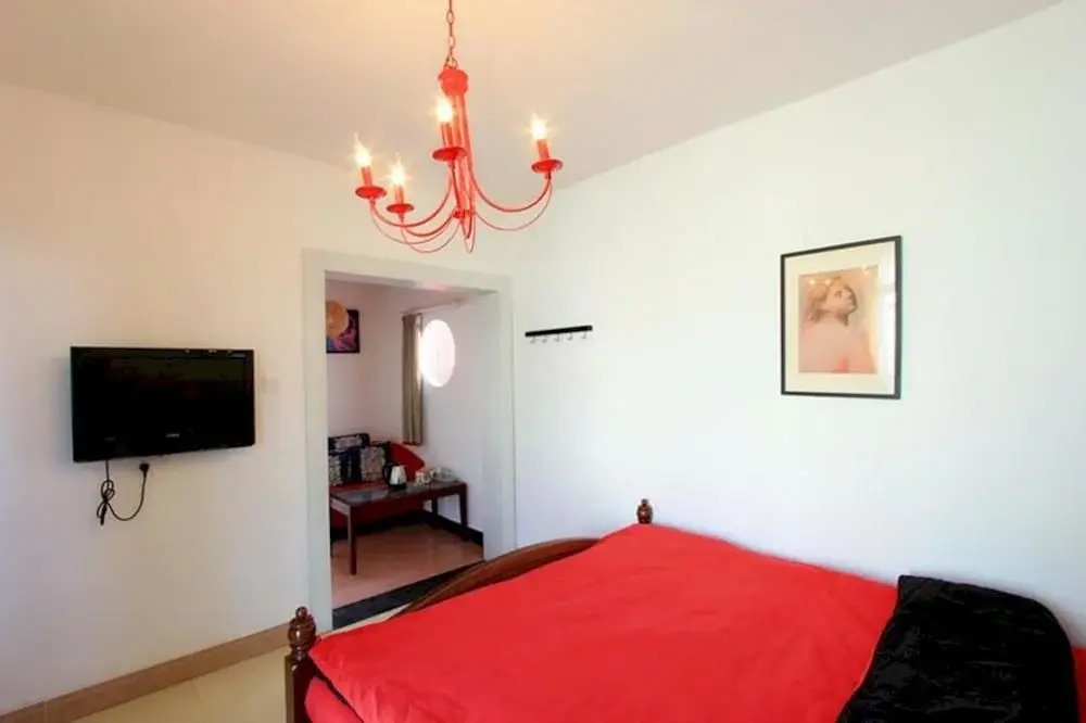 Ximen Tahiti Hostel