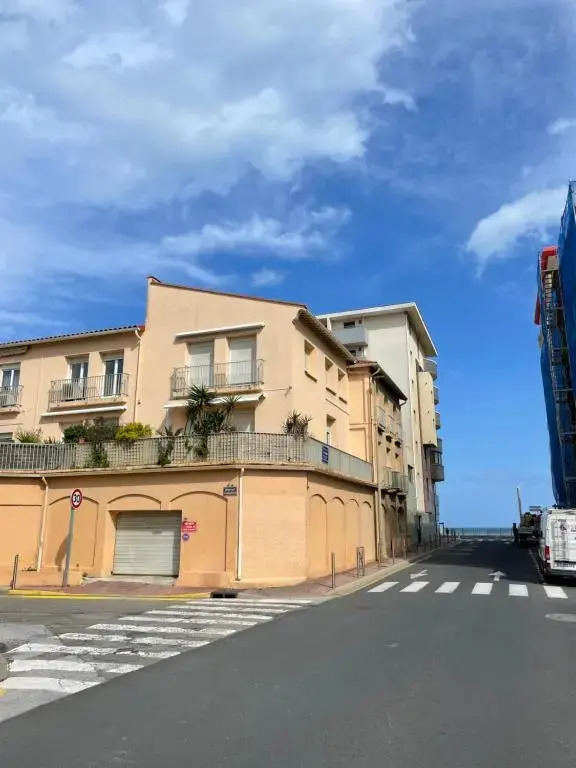 Grand appartement 87m2 à 10 mètres de la plage