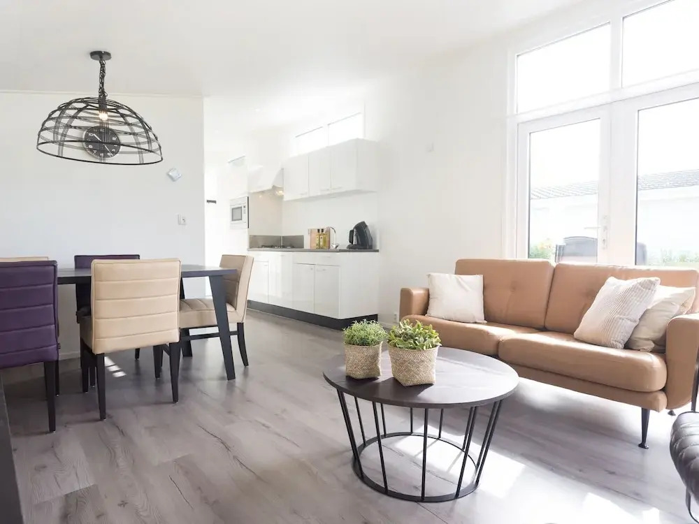 Modern chalet with dishwasher, only 18 km. from Rotterdam