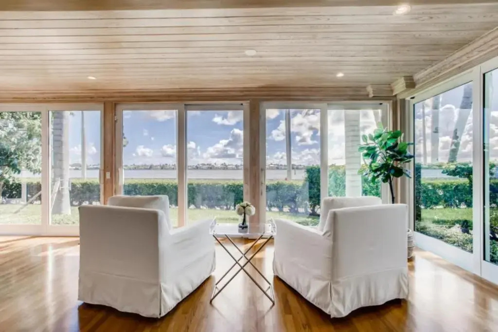 Villa Dolce Vita - Luxuriate in Sweeping Intracoastal Views of Palm Beach