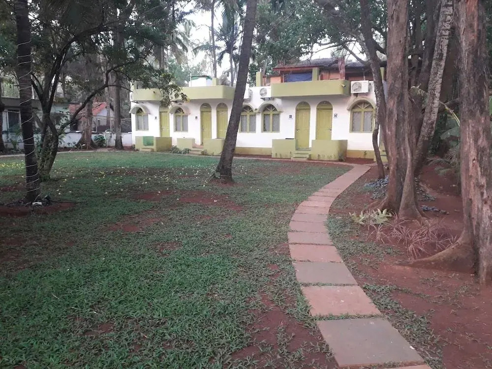 Hotel Dhuni Resorts goa