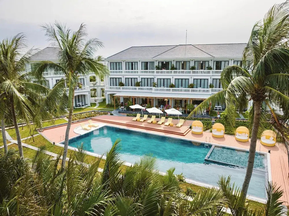 Moodhoian Riverside Resort & Spa