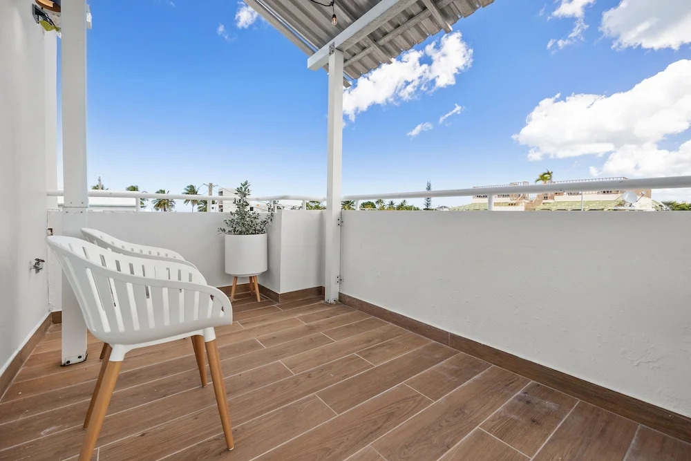 Casa Elena by Otium