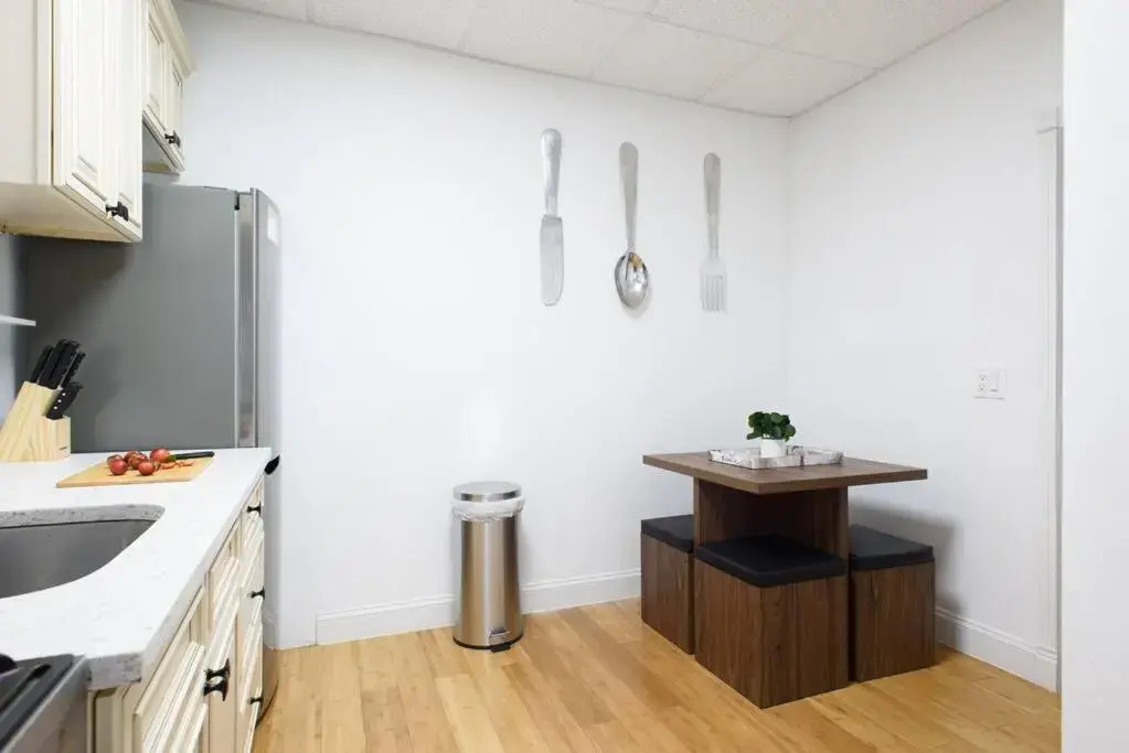 454-4r New 2BR Prime Midtown Best Value Sleeps 5