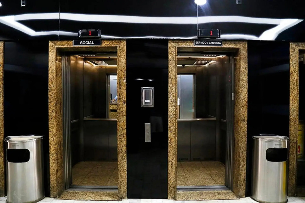 Studio moderno e de luxo com vista mar para 4 pessoas em Copa!