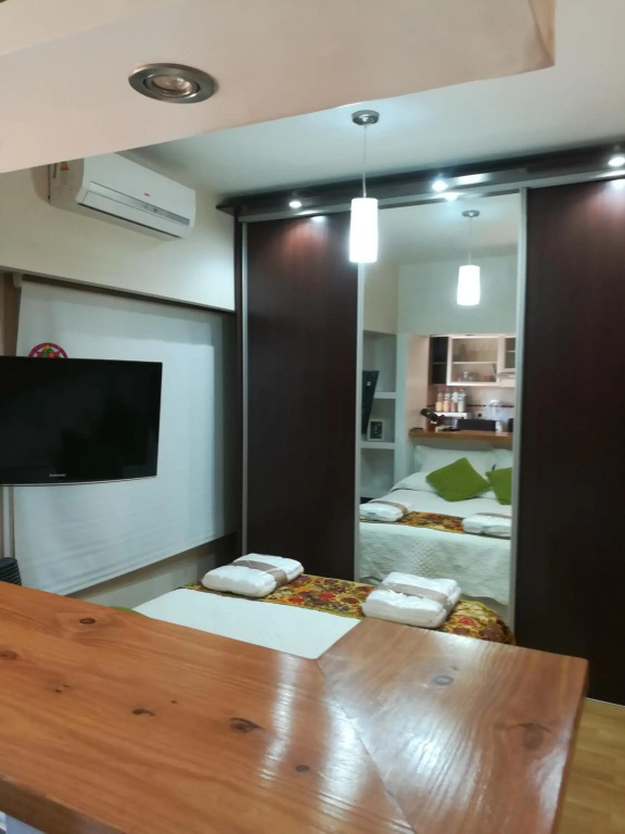Apartamento monoambiente amplio 2 baños luminoso con balcón cercano a Hospital Italiano y Shopping Abasto Almagro