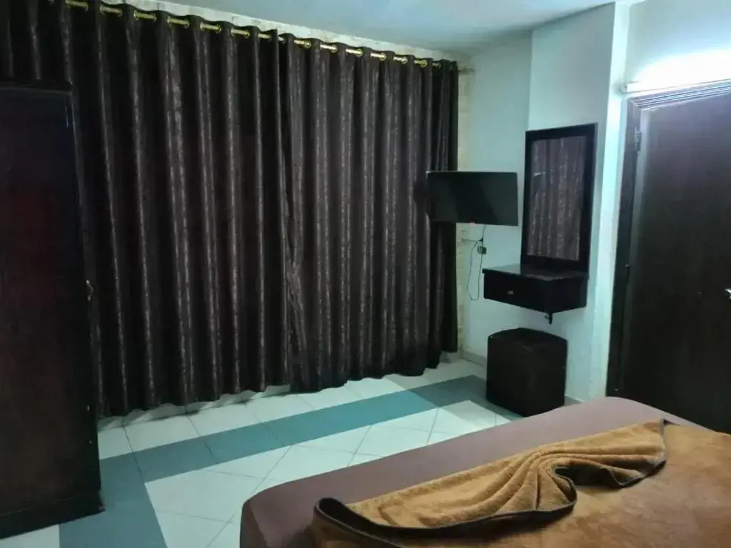 Royal Pyramids Hotel