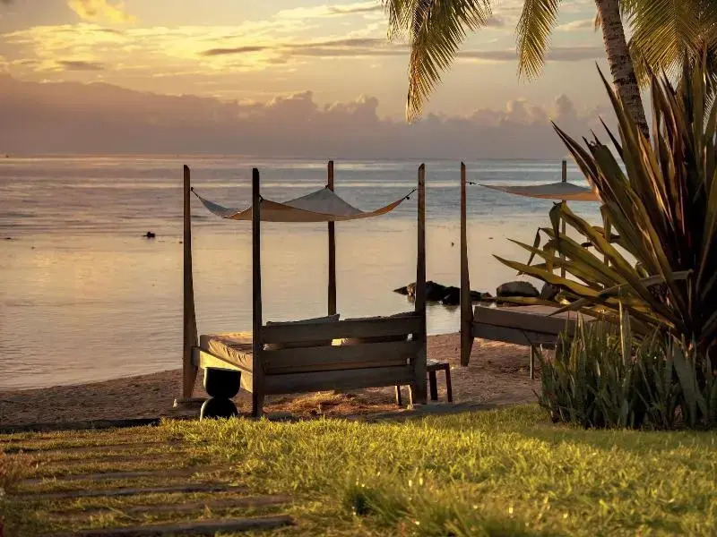 Cooks Bay Hotel & Suites