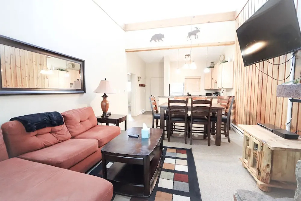 Whisk Away to Winter Park! 2 BDR 5 Min From Skiing