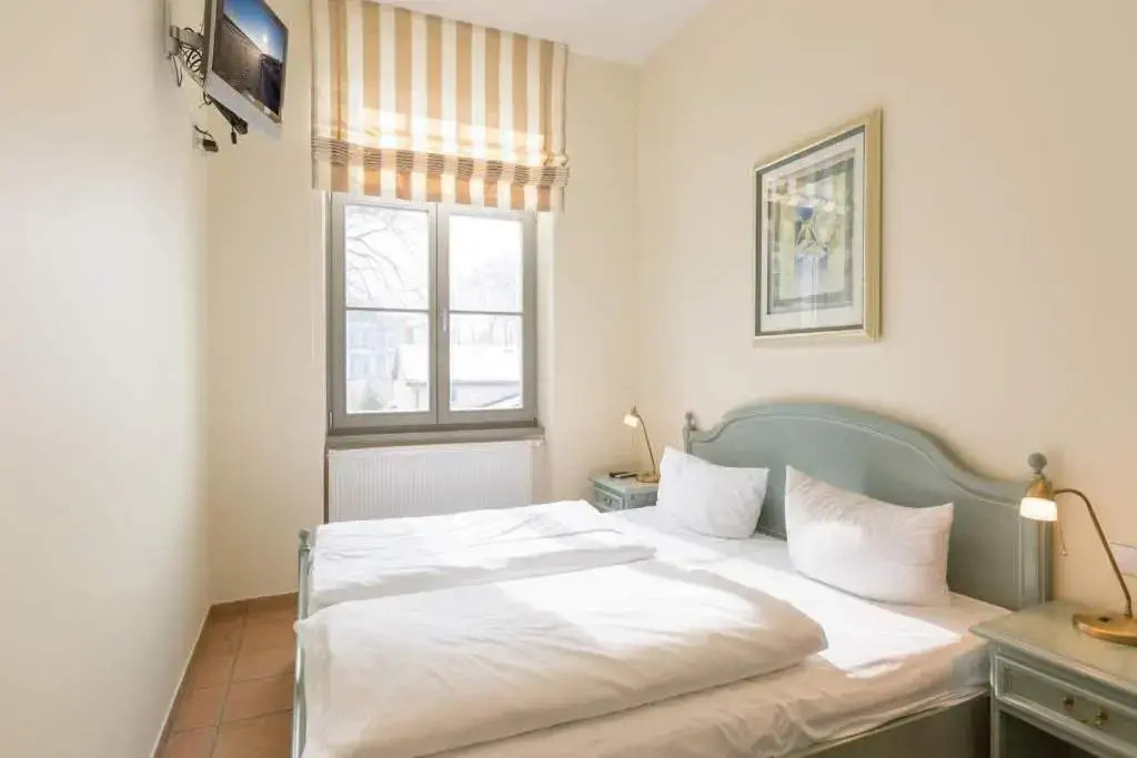 Villa San Marino, App 5