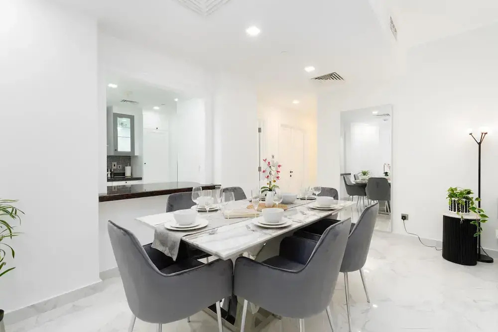 Whitesage - Fully Renovated Spacious 2Br Apt. With Burj Views