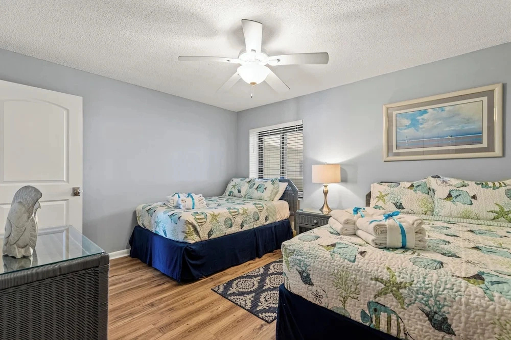 Lets Do Sunset: Gulf-front 3BR Condo, Sleeps 8