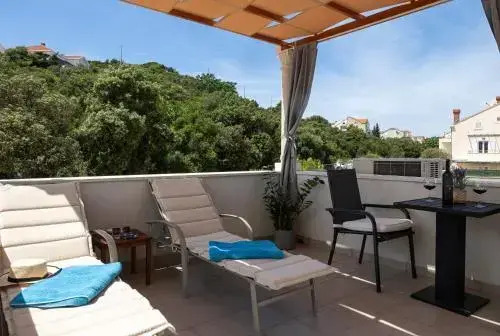 Apartments Sandra Solitudo III