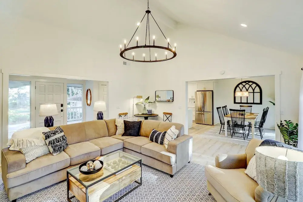 49 Governors - 3 Br Home