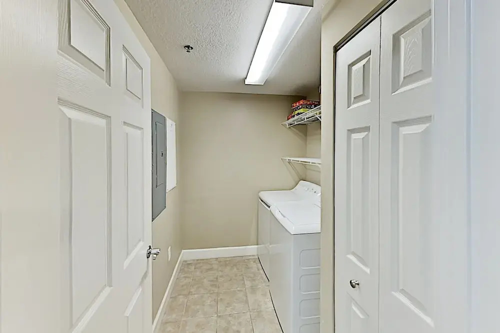 Gulf-front Getaway: Pools, Hot Tub - Steps To Sand 2 Bedroom Condo