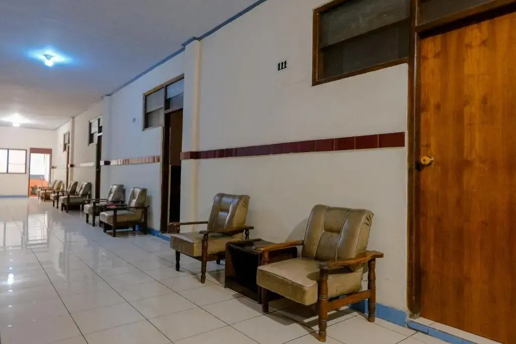 Hotel Dewi near GOR Merdeka Jombang Mitra RedDoorz