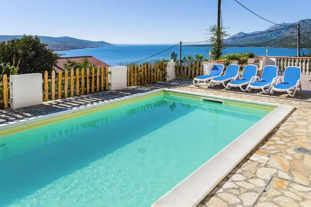 Holiday Home in Rovanjska with Sea Views