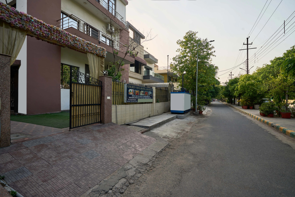 Itsy Hotels Golden Vista Near Noida City Centre