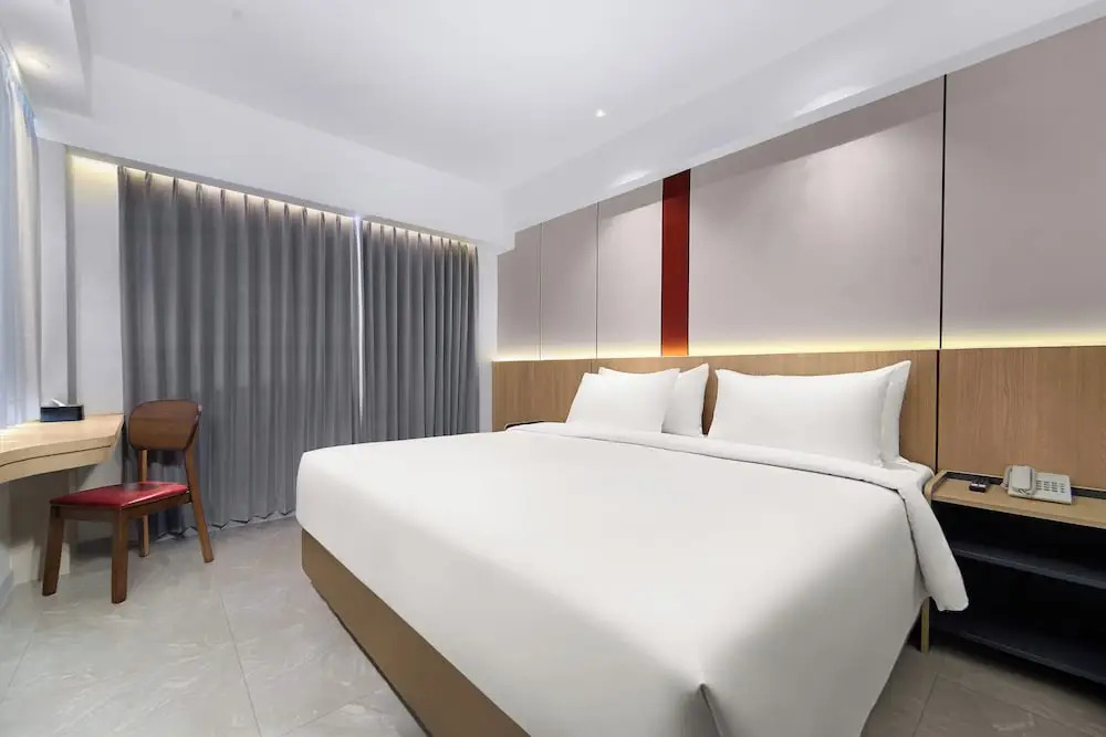MAXONE Batam