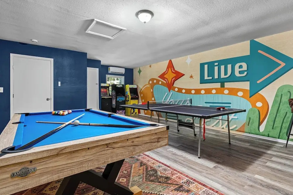 Mini Golf, Arcade & Fire Pit! San Antonio Home