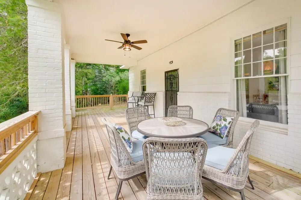 Chic Hot Springs Vacation Rental, Walk to Town!