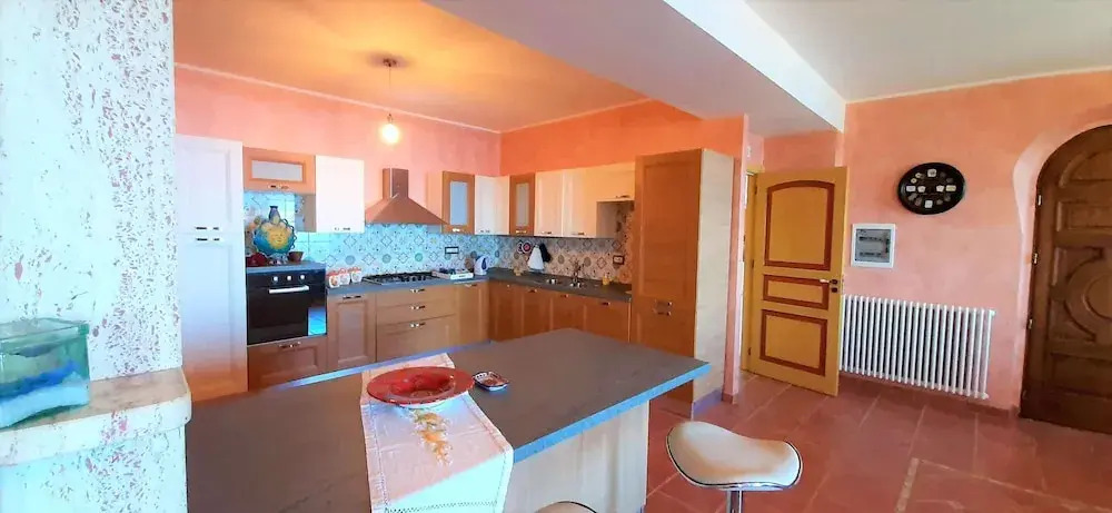 Divine Holiday Home in Giosa Marea with Sauna & Hot Tub