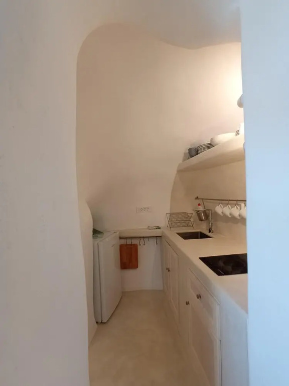 Sisyphus House in Santorini