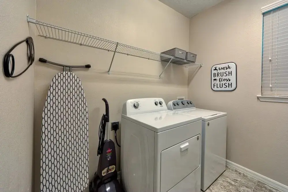 H2u - Penelope Pitstop - So9047 5 Bedroom Home