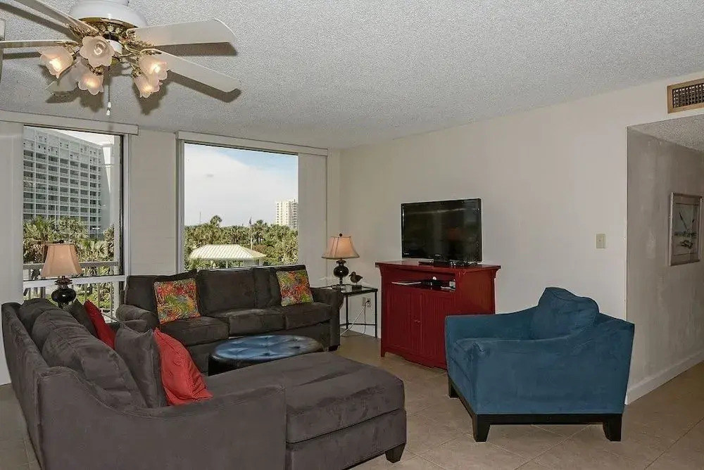 Shoreline 3036 Condo by RedAwning
