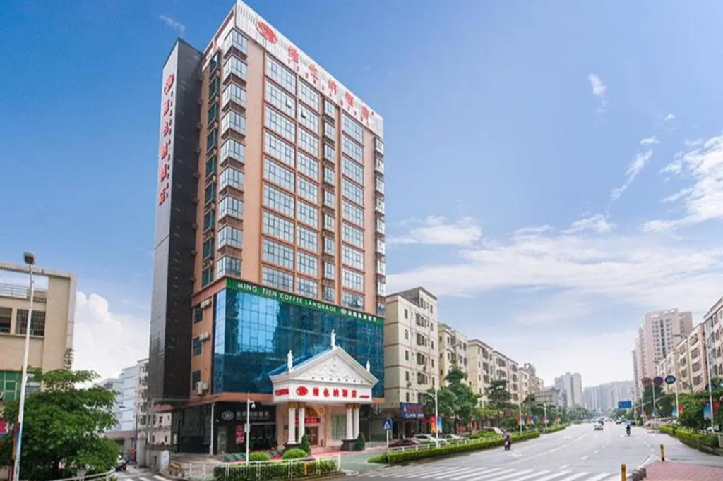 Vienna Hotel Shenzhen Gongming Huafa North Road
